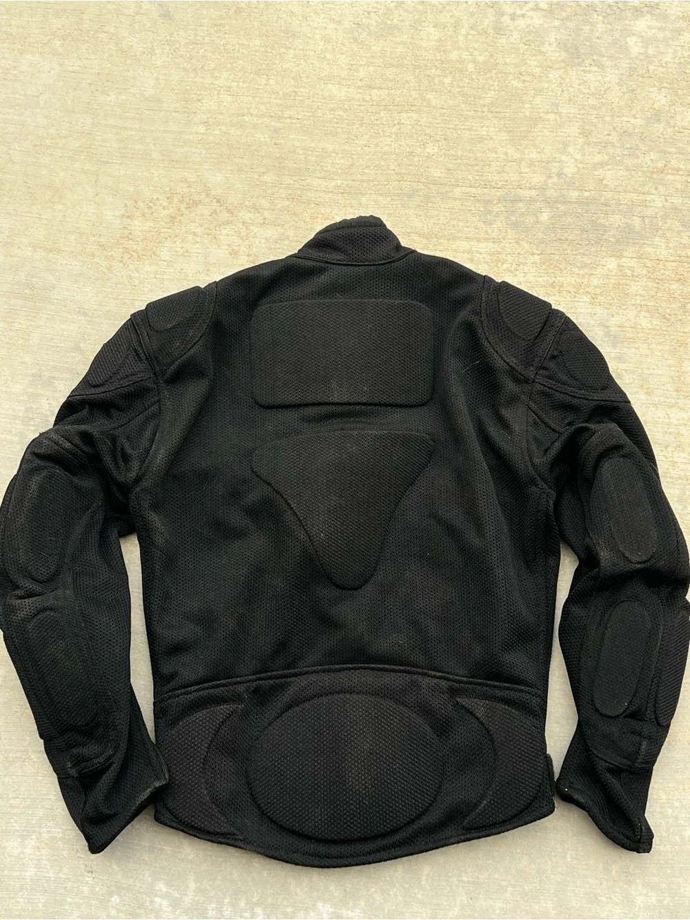 Magnus black padded